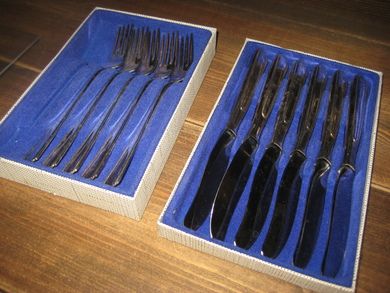 Sett med 6 stk kniver og 5 tk gafler 60 gr