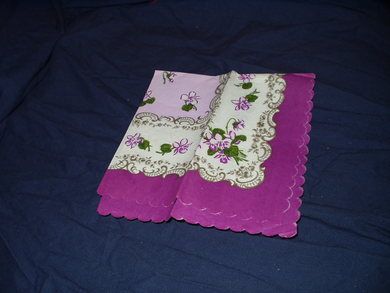 Serviett med blomstermotiv fra eldre samling