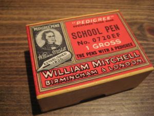 Uåpna eske med ubrukt innhold, SCHOOL PEN, fra gamle dager. Fra William Mitchell, Birmingham & London.