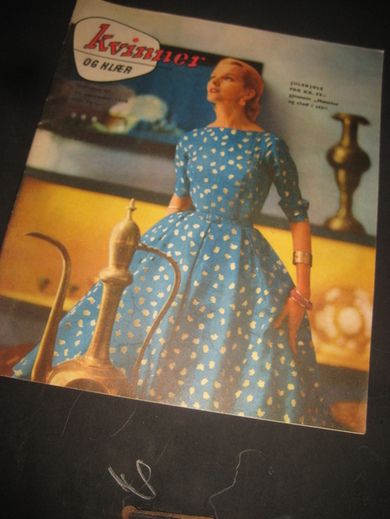 1956 nr 047 Kvinner og Klær