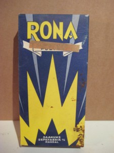 Pakke med innhold, RONA vaskepulver fra Saanums Sæpefabrik, Mandal.
