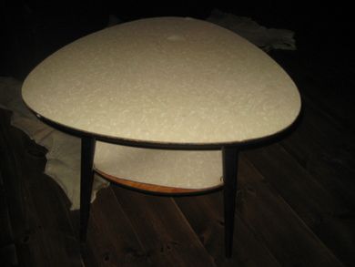 Trebord med underplate, trekanta,  50-60 tallet.