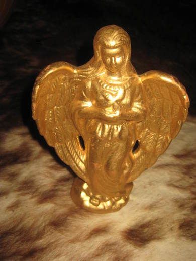 Pen figur 21 cm høg