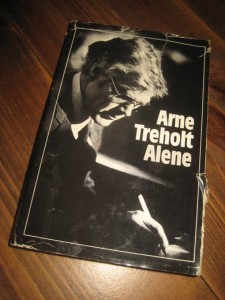 TREHOLT, ARNE: ALENE. 1985.