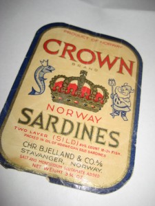 CROWN SARDINES, fra CHR. BJELLAND & CO, STAVANGER.