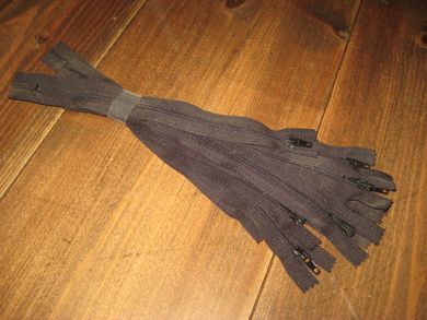 Bunt med glidelås 10 stk a 22 cm lange