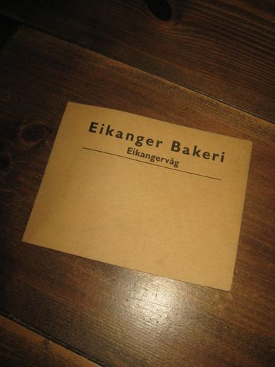 Reklame etikett fra EIKANGER BAKERI, EIKANGERVÅG, 50 tallet.