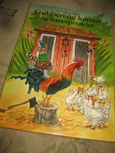 Nordquist: Gubben og katten og hanespetaklet. 2003. 