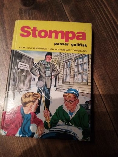 BUCKERIDGE: Stompa passer gullfisk Bok nr 3 1965