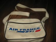 Pen AIR FRANCE skulderveske i god stand, skai, 60 tallet? 