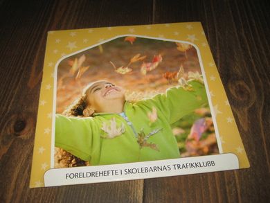 Foreldrehefte i skolebarnas trafikklubb 2006