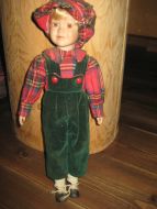 Pen porselensdokke fra 70 tallet ca 38cm høg