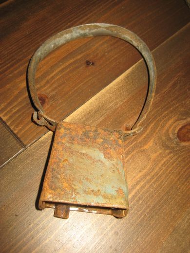 Eldre bjelle med jernklave meget god lyd på denne bjella 30-40 tallet