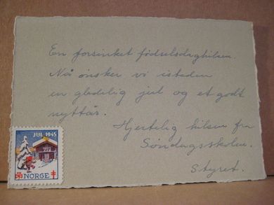 En fødselsdagshilsen med julemerke fra 1945.