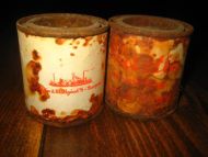 Gratis prøveboks fra Aaasheim & Midtgård Bergen 40 tallet Plastin utemaling Du ser boksen fra begge sider men det er berre en boks som blir solgt Boks nr 2