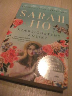 JIO, SARAH: KJÆRLIGHETENS ANSIKT. 2020.