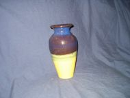 Pen vase i keramikk