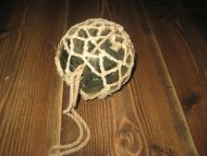 Pen kavl ca 10 cm i diameter lys grønn med oppheng tidleg 1900