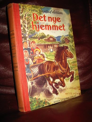 Flaggstad Larssen: Det nye hjemmet 1955