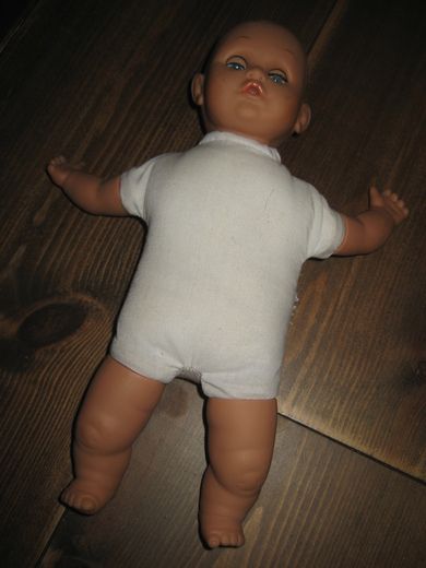 Gummidokke, ca 27 cm høg.