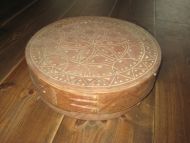 Gammel, dekorert tine fra slutten på 1800 tallet, ca 30 cm i diameter.