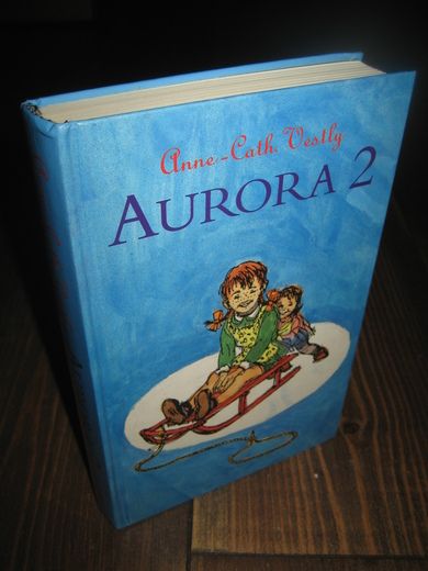 VESTLY: AURORA 2 1993 Aurora og den vesle blå bilen - Aurora og Sokrates