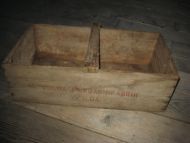 Trekasse med hank merka VOLDA MARGARINFABRIK VOLDA Ca 54*28 cm stor ca 18 cm høg 50 tallet