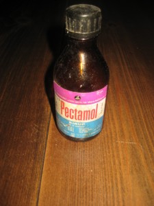 Flaske uten innhold, PECTAMOL, fra Apotekernes laboratorium for spæsialpræparater. 60 tallet.