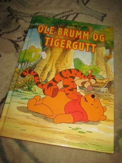 OLE BRUMM OG TIGERGUTT 1999
