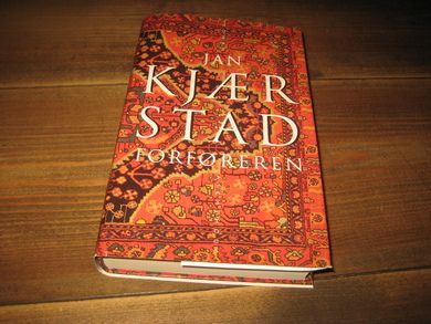 KJÆRSTAD, JAN: FORFØREREN. 1989.
