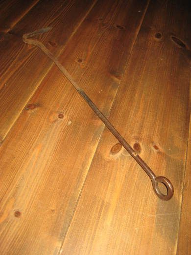 Gammelt smiutstyr ca 60 cm lang Fra slutten på 1800 tallet vil eg tru