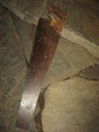 Gammel sag med trehandtak ca 66 cm lang