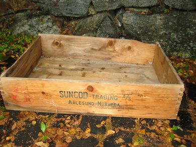 Gammel klippfisk trekasse i tre SUNCO TRADING AALESUND NORUEGA Brukt