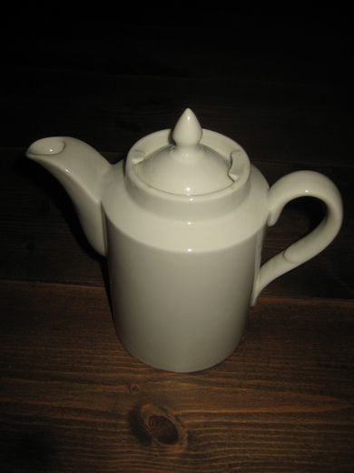 Meget pen kanne fra PORSGRUNN PORSELEN ca 15 cm høg 50-60 tallet