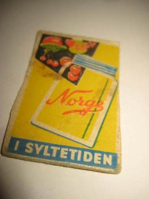 Forsida på eldre fyrstikkeske NORGE I SYLTETIDEN 60 tallet
