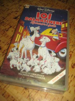 SJARMØR I PELS 101 DALMATINERE 1961 76 MIN