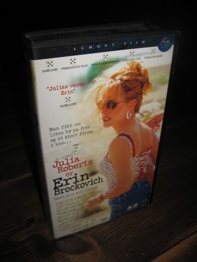 JULIA ROBERTS ER ERIN BROCKOVICH 2000 11 ÅR 131 MIN-