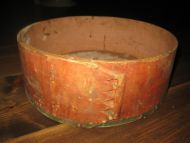 Gammel og god! Ca 28 cm i diameter pen til så mangt 1800 tallet en gang!