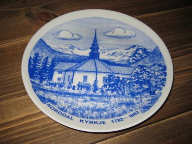 NORDDAL KYRKJE 1782-1982