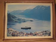 Ved Øksfjord M/S HÅKON JARL Nr 10 i denne serien Foto: Torbjørn Tufte