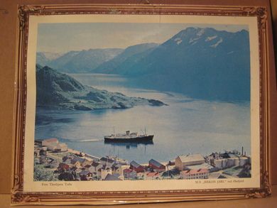 Ved Øksfjord M/S HÅKON JARL Nr 10 i denne serien Foto: Torbjørn Tufte