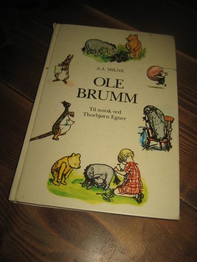 MILNE: OLE BRUMM. Til norsk ved Thorbjørn Egner. 