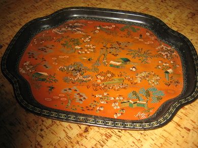 Serveringsfat fra eldre dager chinesisk inspirert dekor Ca 47 cm langt