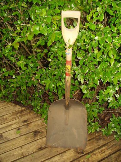 Gammel og ubrukt spade fra SPADEFABRIKKEN Karlstad Sverige