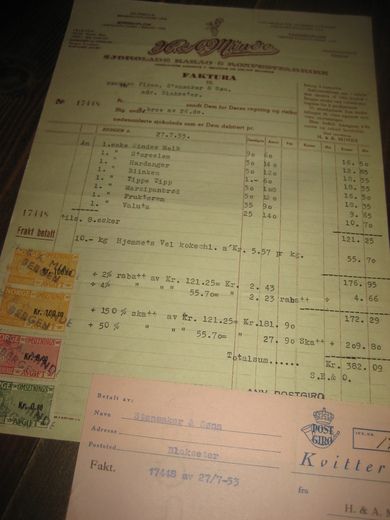 Minde SJOKOLADE - KAKAO & KONFEKTFABRIKK 27 7 1953 med kr 209 80 i stempelmerker