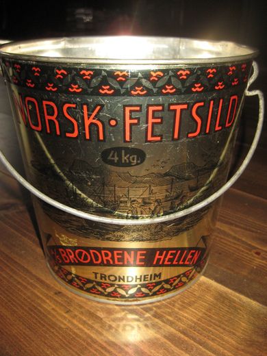 NORSK FETSILD fra BRØDRENE HELLEN, TRONDHEIM. 50 tallet.