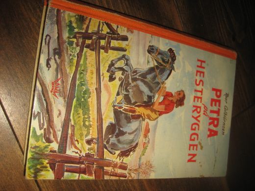 Colbiørnen: PETRA på HESTERYGGEN. 1948.