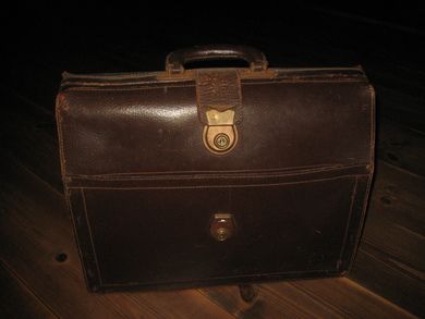 Noe for deg? Skinn ca 43 cm brei 35 cm høg