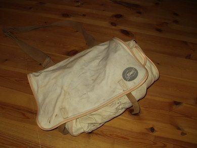 Eldre fiskeveske med plastfor innvendig