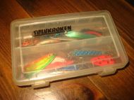 Sølvkroken sluk boks med noe innhold dette er A2